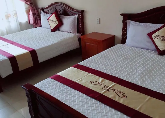 Viet Hoa Hotel *